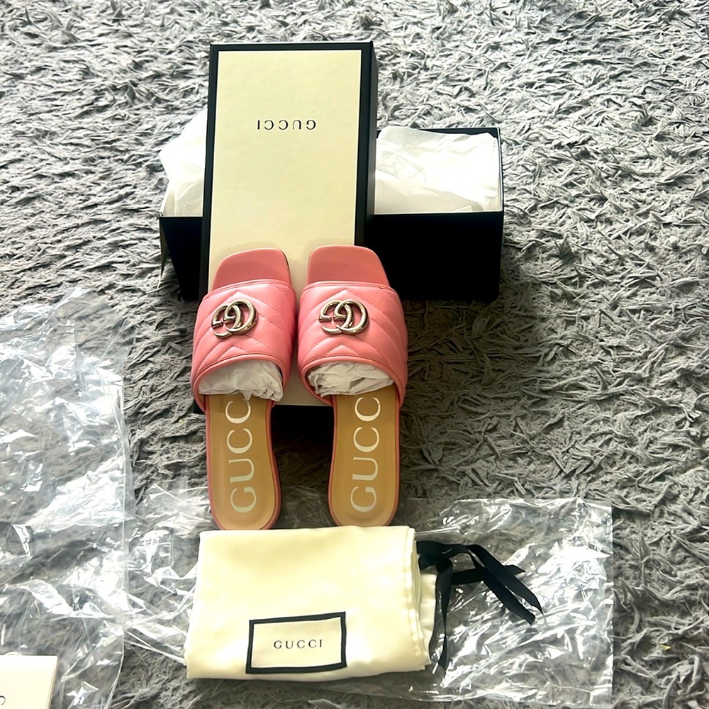 Gucci double G matelasse leather slide